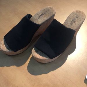Lucky brand Black and Tan wedges! Great condition!